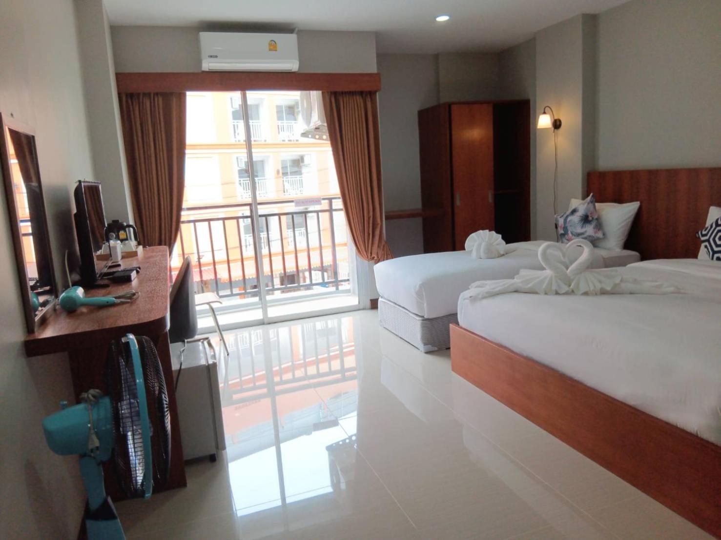 The Brown Boutique Patong Hotel Exterior photo