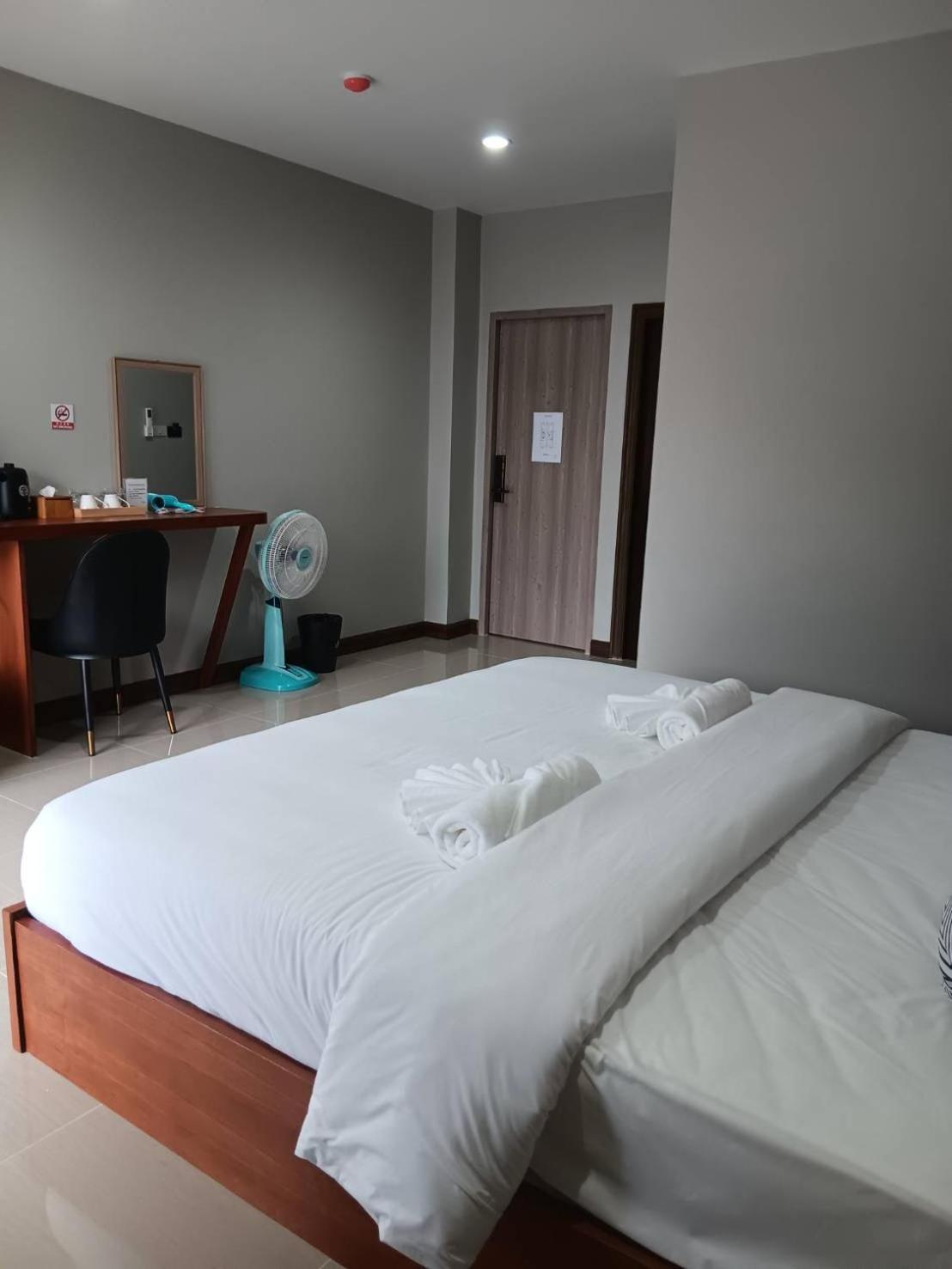 The Brown Boutique Patong Hotel Exterior photo
