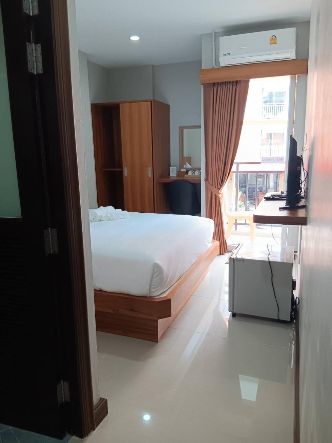 The Brown Boutique Patong Hotel Exterior photo